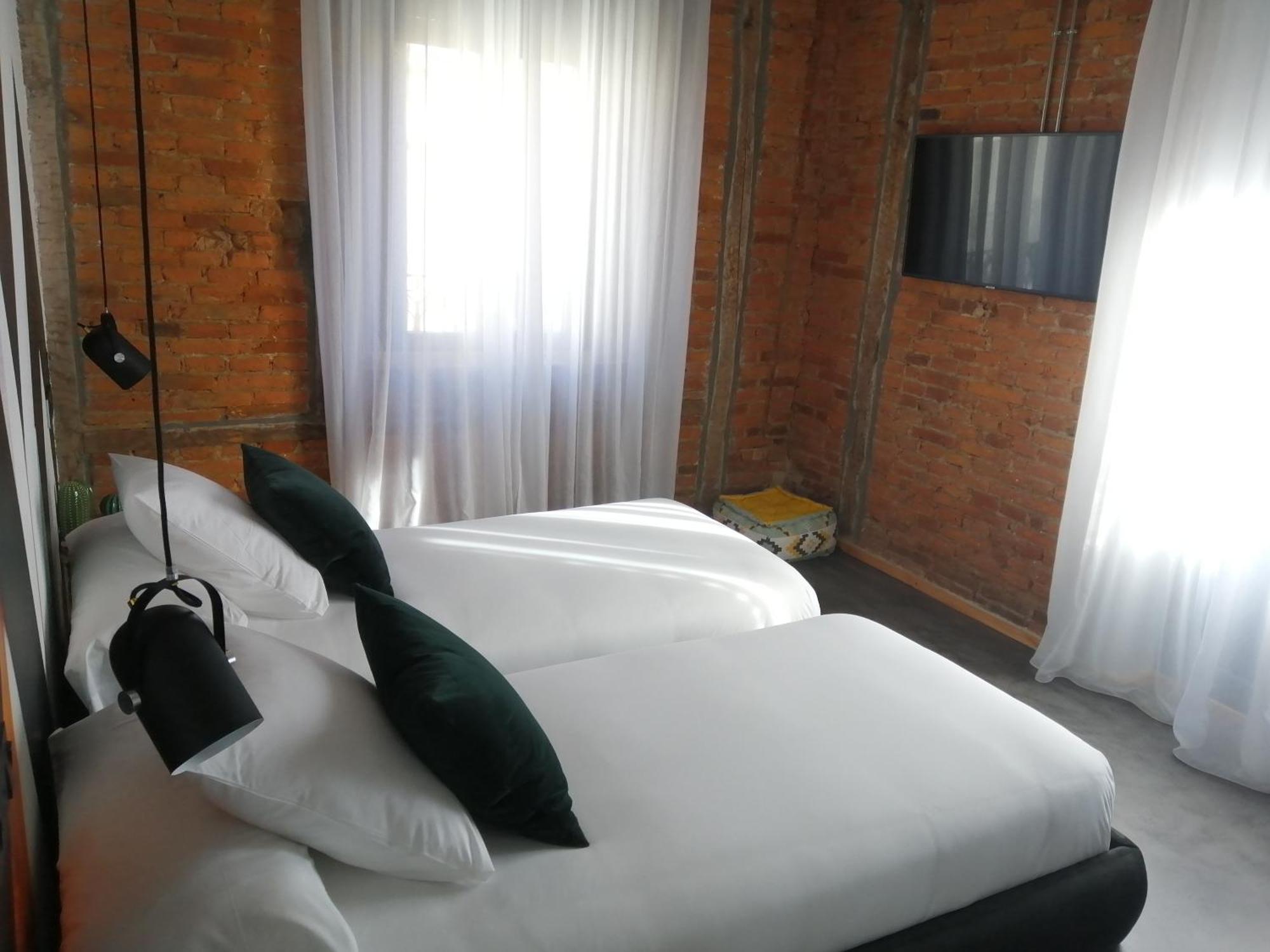 13 Suites Leon Ngoại thất bức ảnh