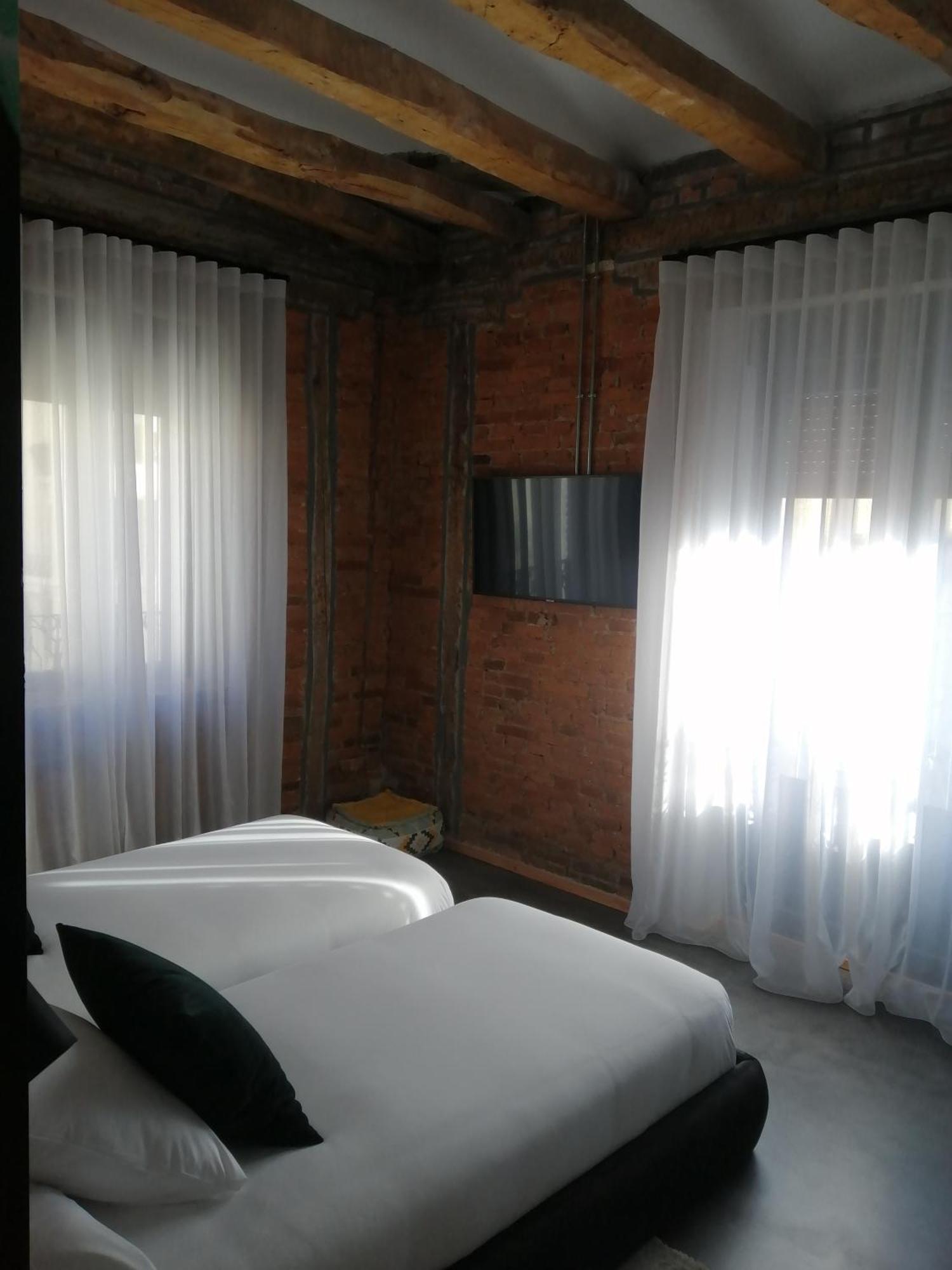 13 Suites Leon Ngoại thất bức ảnh